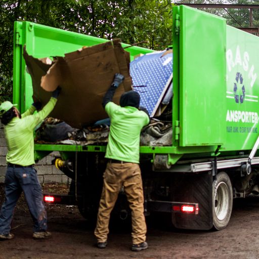 COMMERCIAL JUNK REMOVAL Trash Transporter